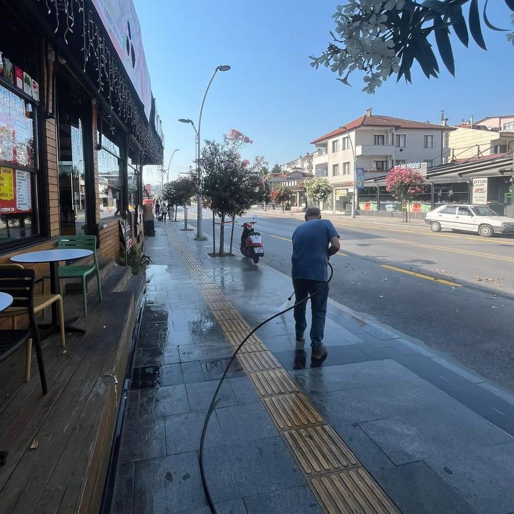 Sokaklar Tertemiz Kalsın Diye Ekipler Sahada